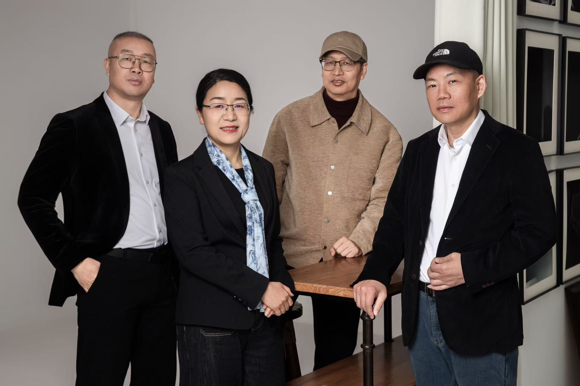 十杰装饰创始人团队合影