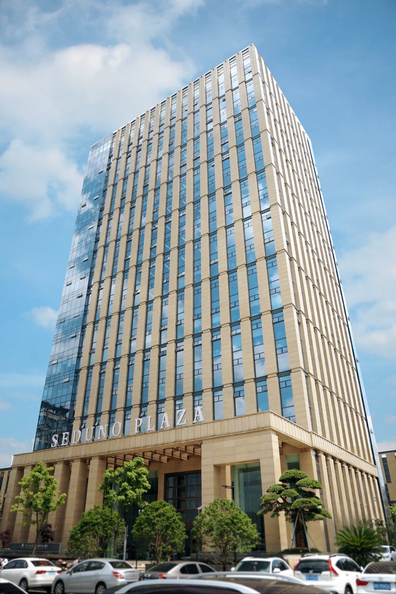 狮丹努集团建筑外立面